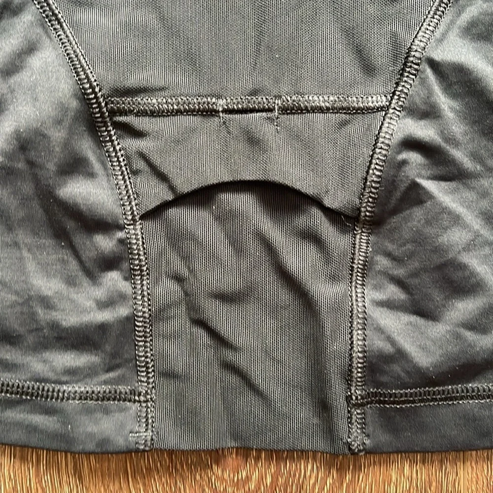 Lululemon sleeveless top 6